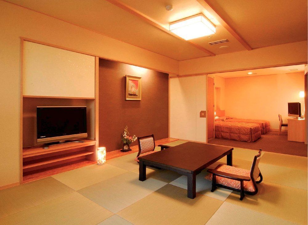 ホテルサンバレー伊豆長岡 本館 伊豆の国市 エクステリア 写真